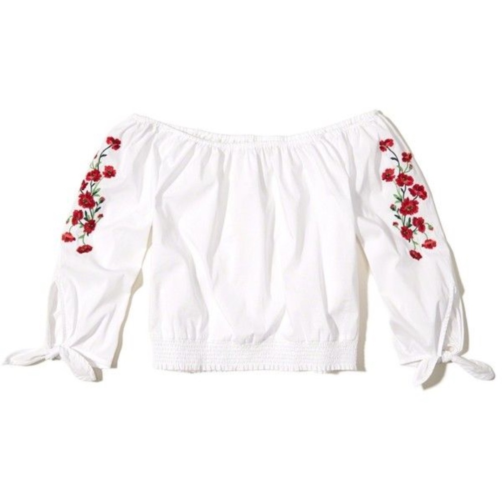 ❤️❤️Hollister off the Shoulder Top Embroidered Flowers